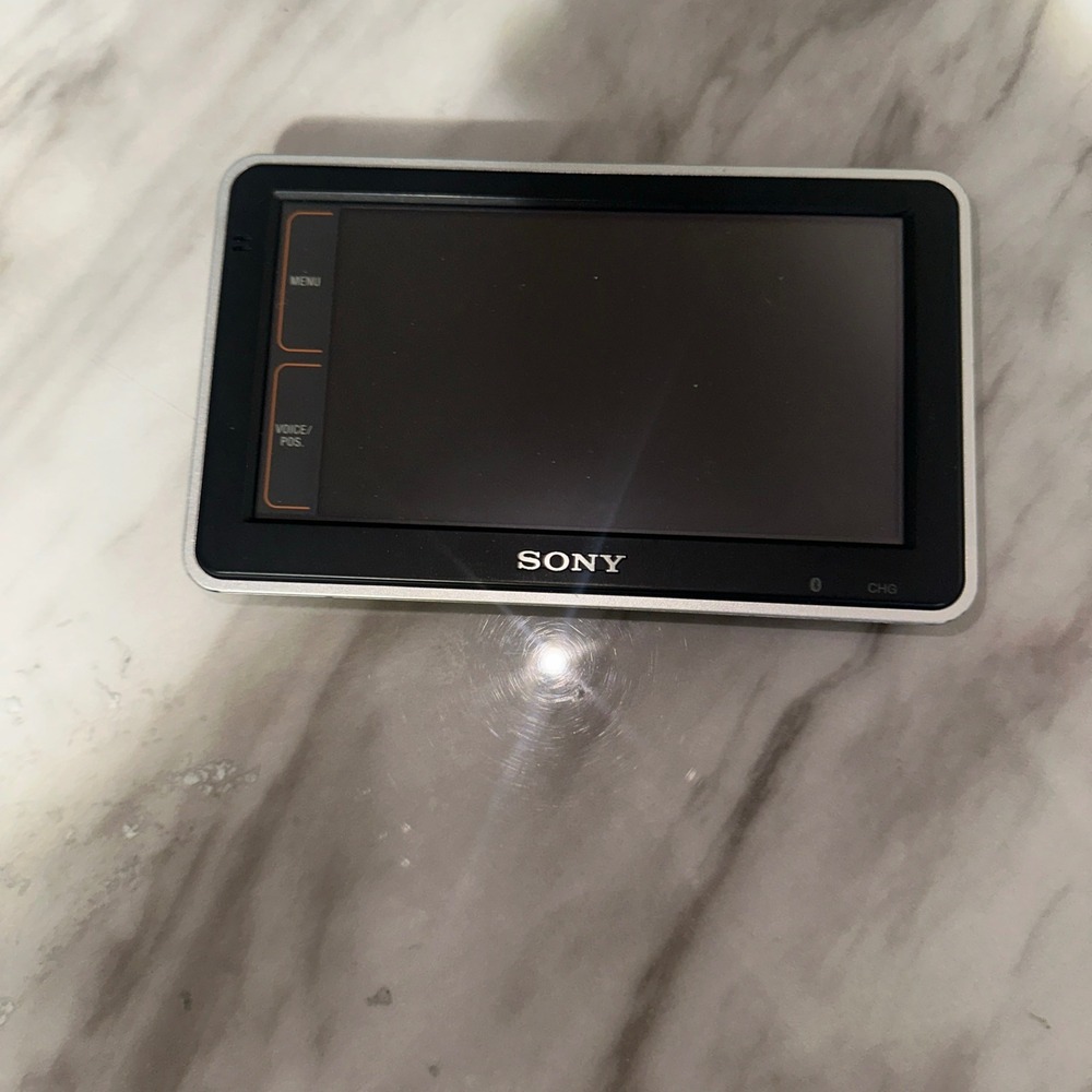 Sony Nav-U GPS Navigation System Portable Car Travel Device